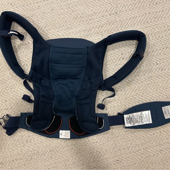 Ergobaby 360 carrier - Picture 2 of 4